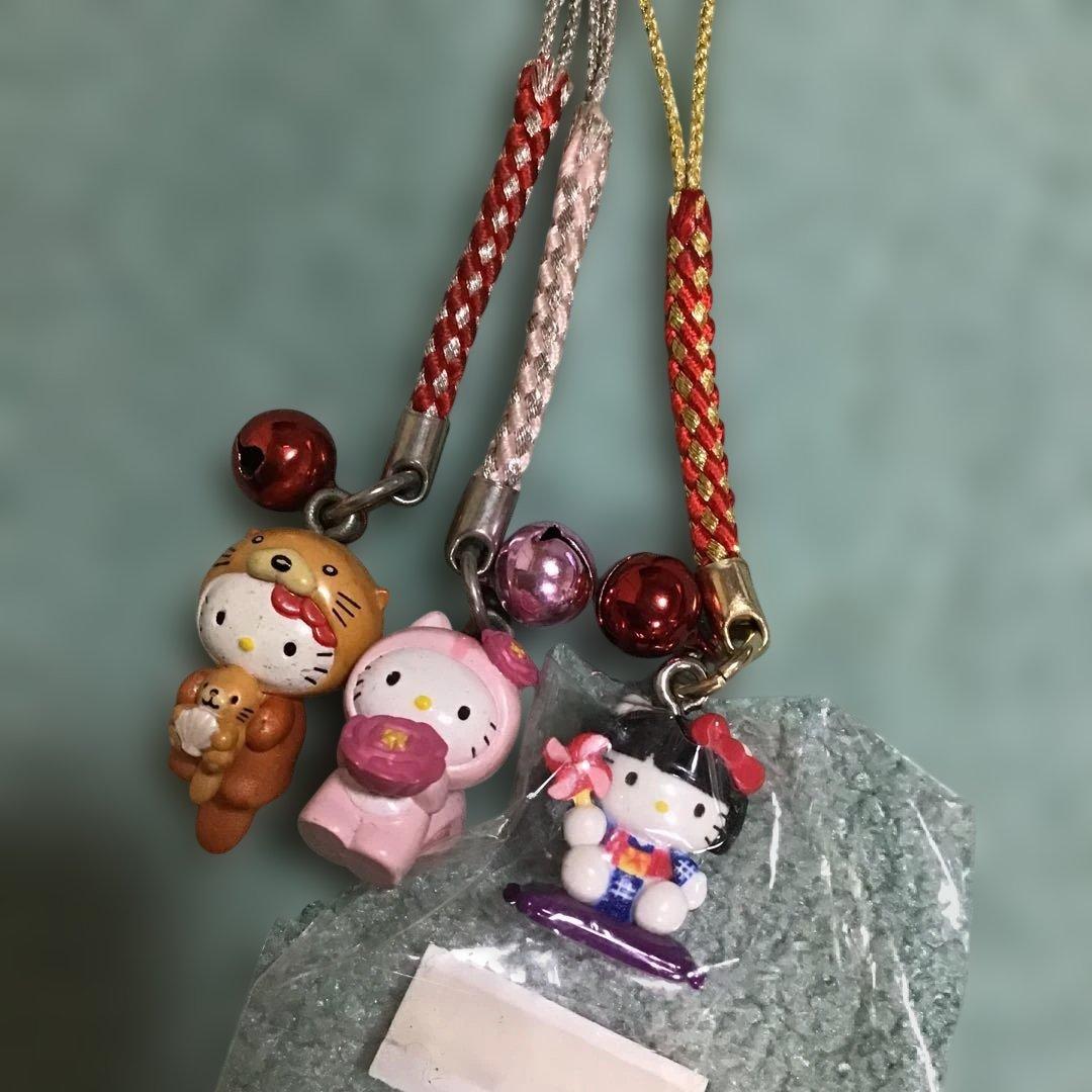 サンリオ レトロ キティ ご当地 ストラップ まとめて - メルカリ