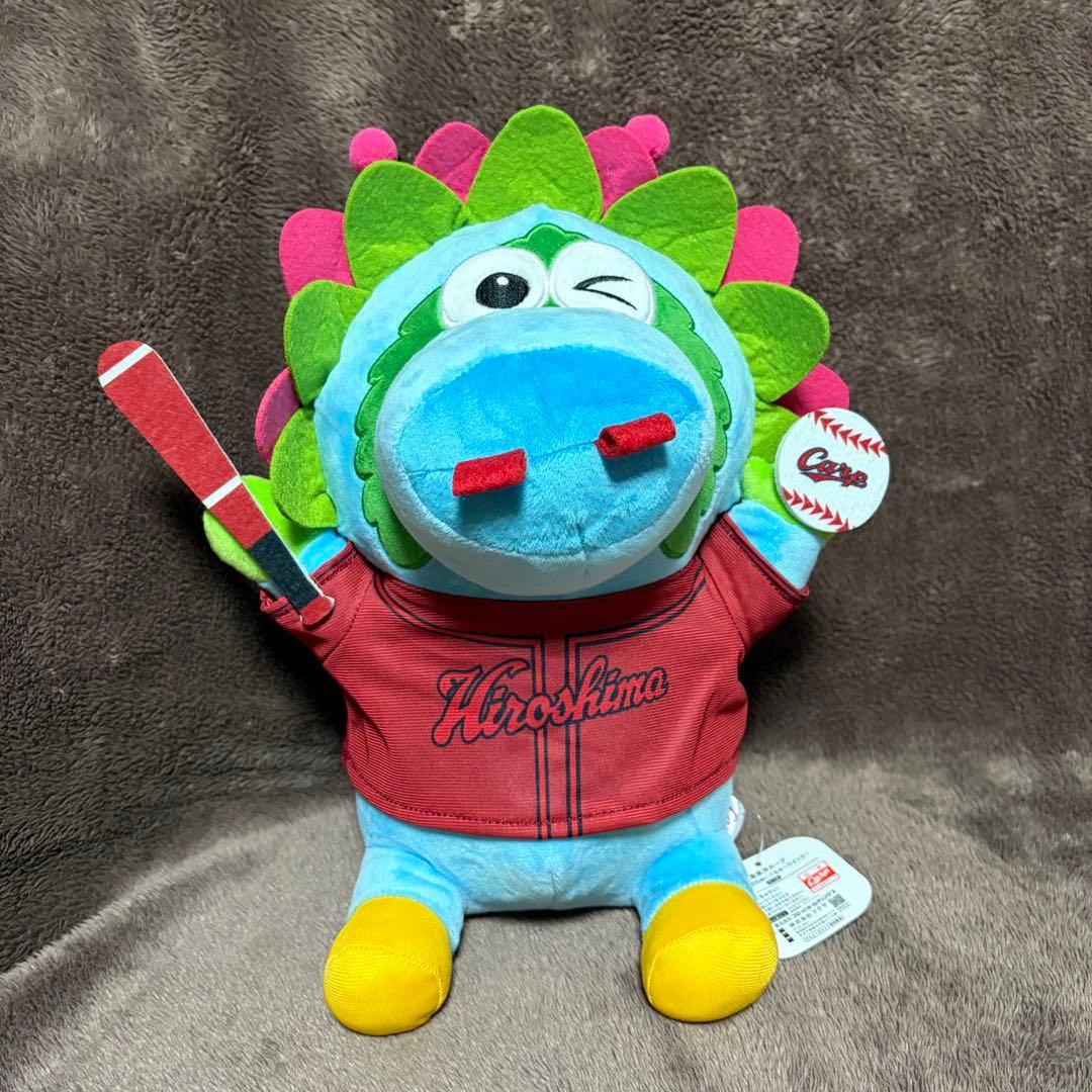 広島東洋カープ スラィリーbigぬいぐるみ ウインク - メルカリ