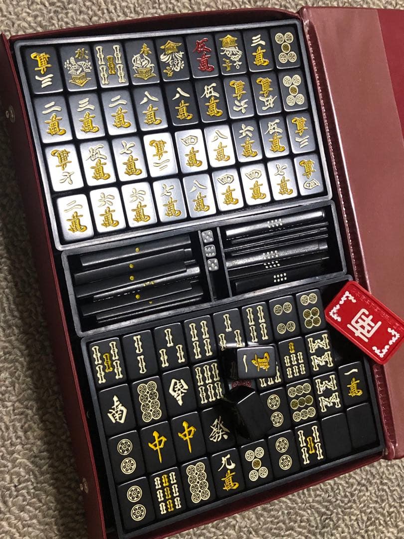 ブラック麻雀牌 麻雀牌 金龍 黒 黒牌 高級麻雀牌 マージャンパイ フルブラック