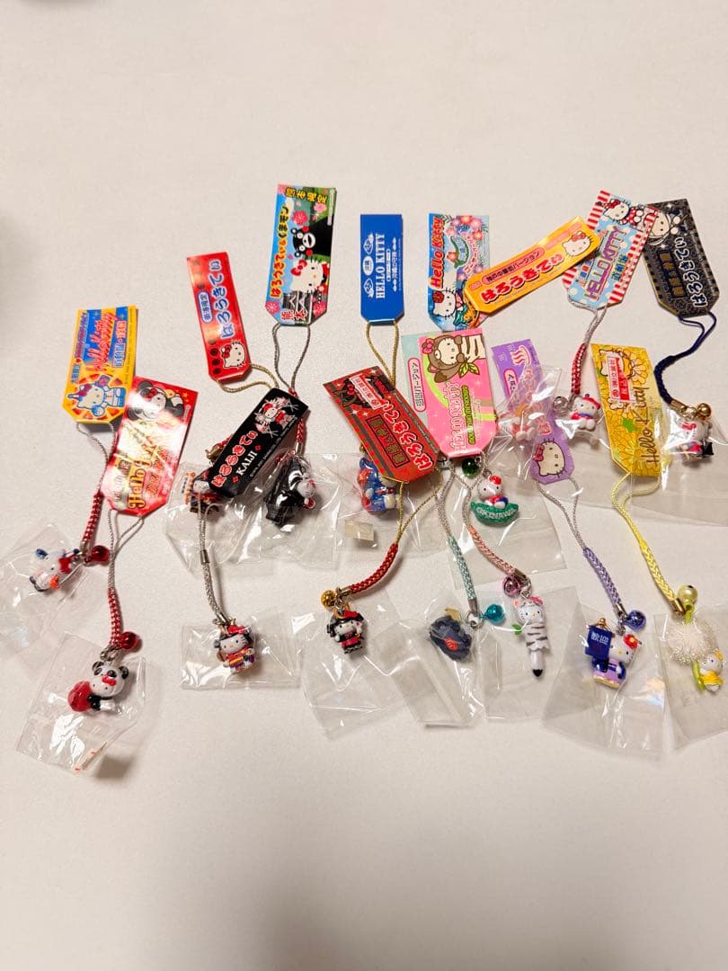 【まとめ売り92点】ご当地キティストラップ・ボールペン