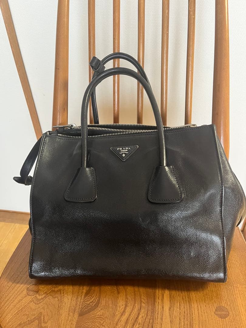 Prada ハンドバッグ 取り外し可能ショルダーストラップ　濃紺