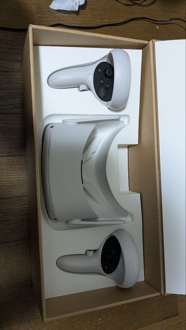  Quest 2 (本体とコントローラーのみ)