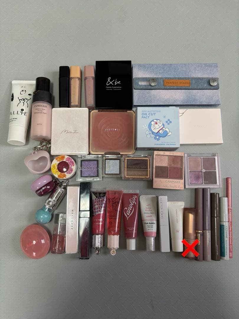 コスメまとめ売り34点 デパコス(アディクション・ポール&ジョー)あり