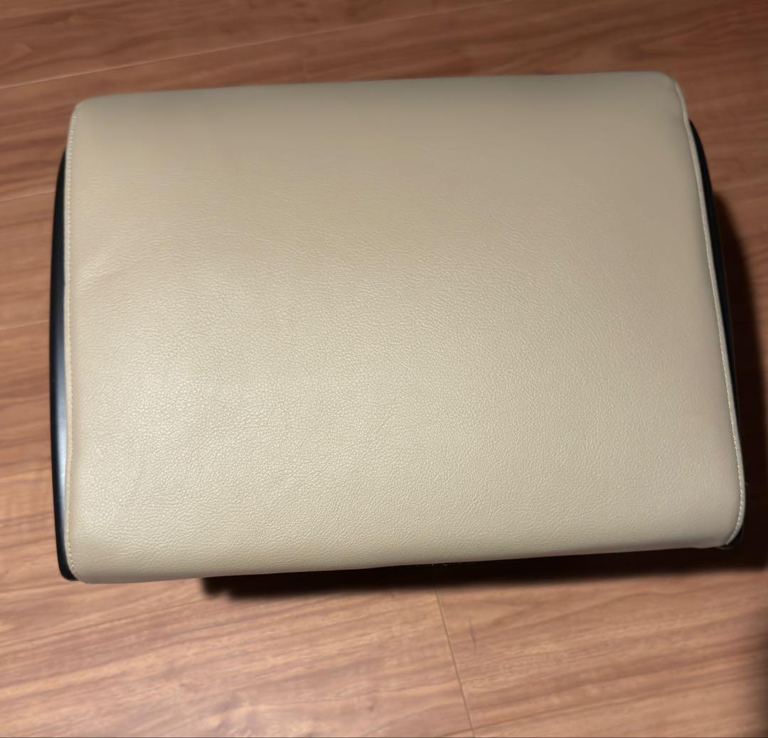 トヨタ アルファード 純正オットマン