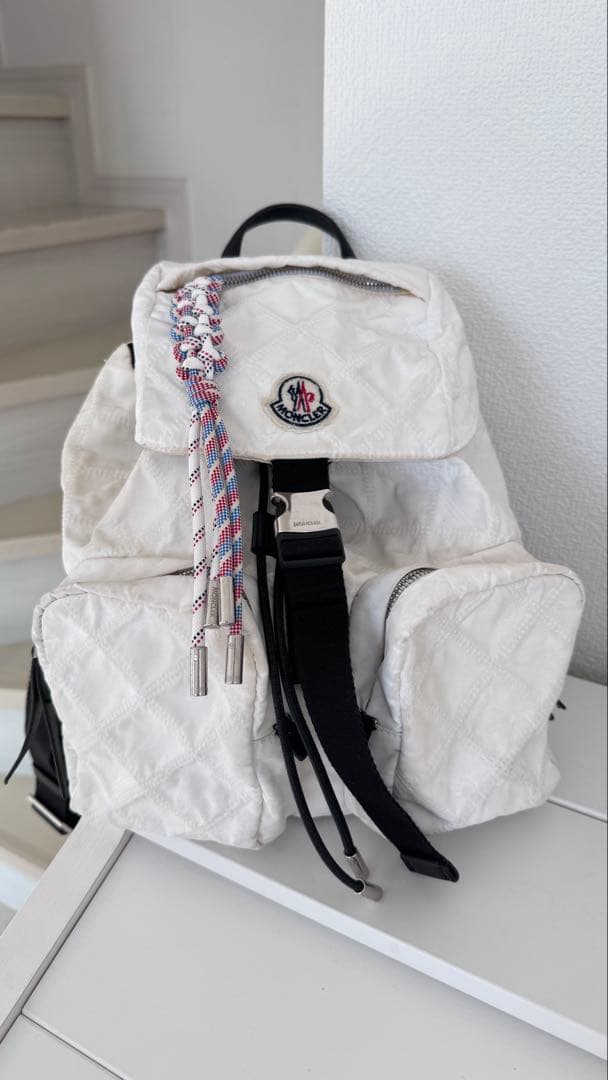 MONCLER ホワイトキルティングリュック