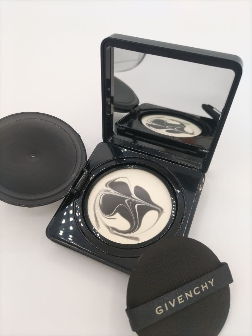 «新品未使用» ジバンシー GIVENCHY ソワンノワール UVコンパクト