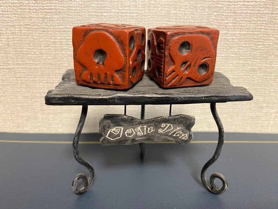 ナイトメアービフォアクリスマスムービープロップ　ブギーダイスダイステーブルセット