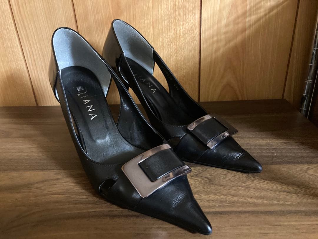 DIANA ブラック ポインテッドトゥ ハイヒール24.5 - メルカリ