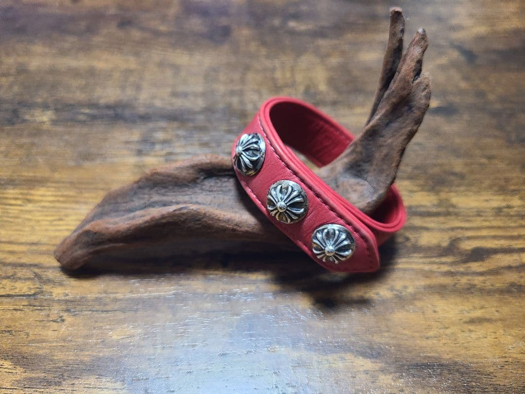 Chrome Heartsクロムハーツ3連ロゴ ブレスレット