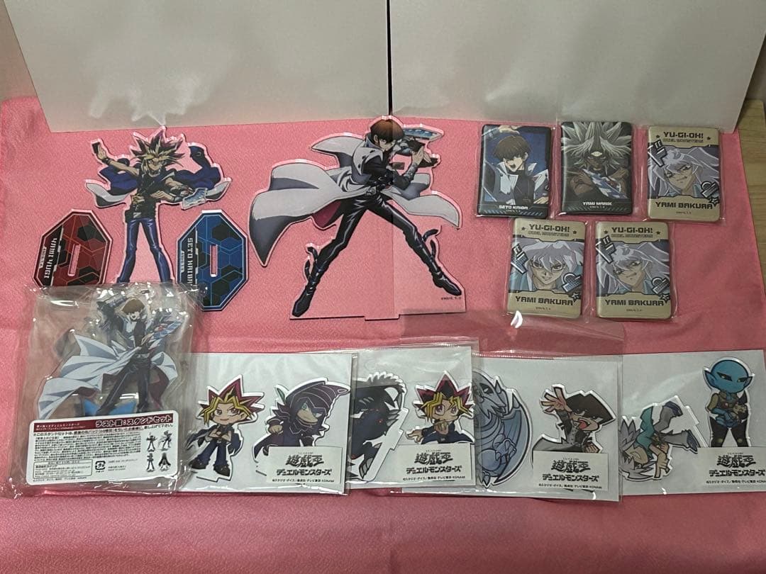 遊戯王　アクリルスタンド　缶バッジ　まとめ売り