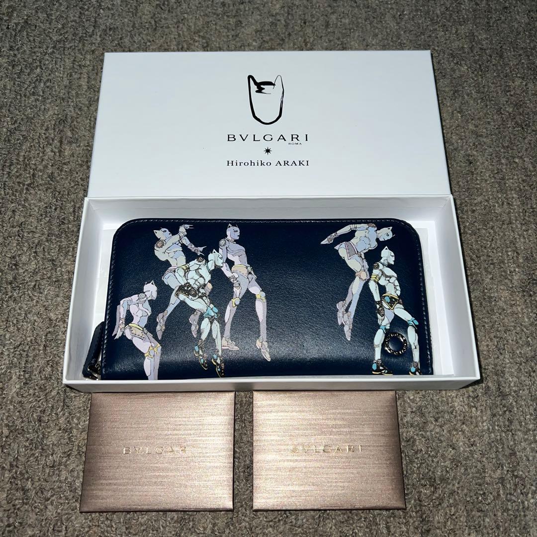 ブルガリ ジップウォレット ジョジョ キラークイーン ブルガリから 『ジョジョの奇妙な冒険』人気キャラ・キラークイーンの