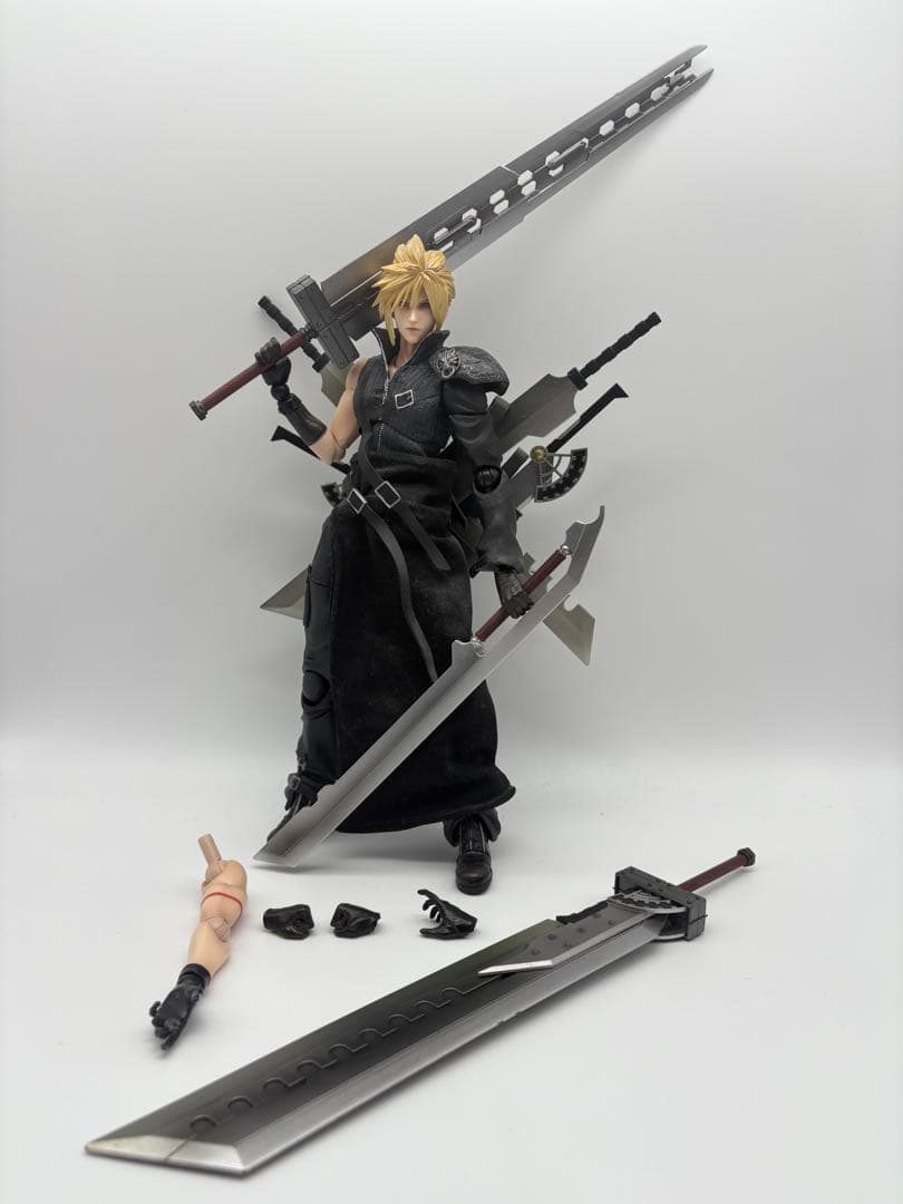 ファイナルファンタジー7アドベントチルドレン　プレイアーツ　クラウド