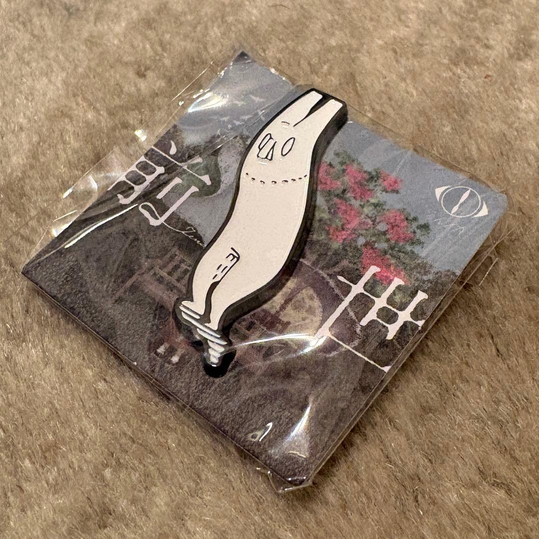 ヨルシカ 「前世」 ピンバッジ - メルカリ