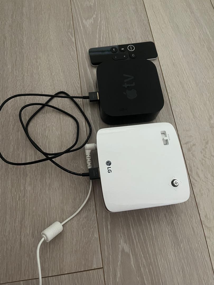 LG プロジェクター 本体 ホワイト - メルカリ