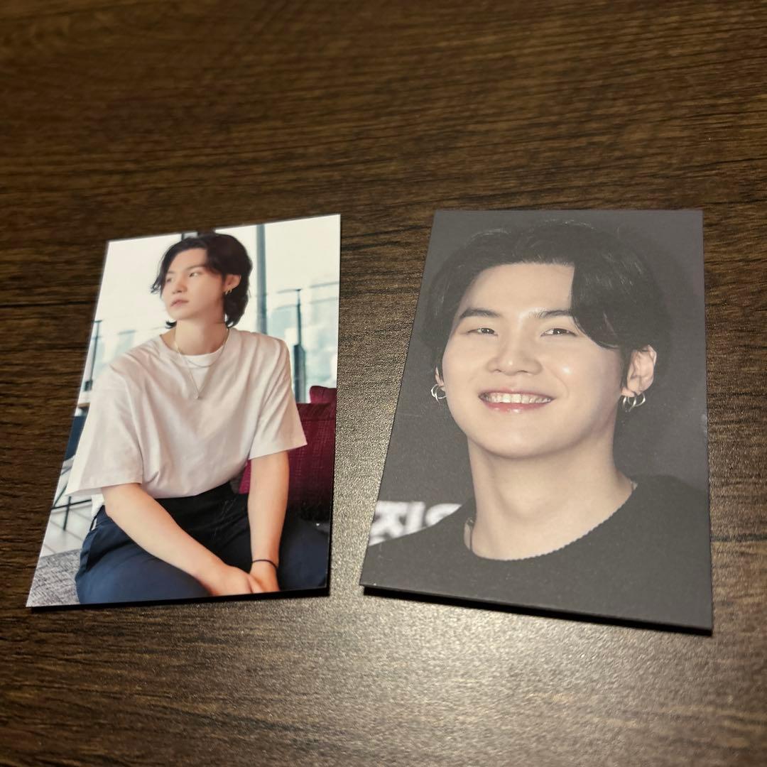 BTS SUGA サイン入り写真カード 2枚セット - メルカリ