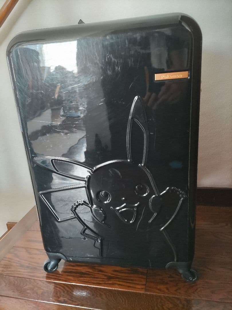 ピカチュウ　ポケモン　キャリーケース　スーツケース　黒　ブラック　Lサイズ