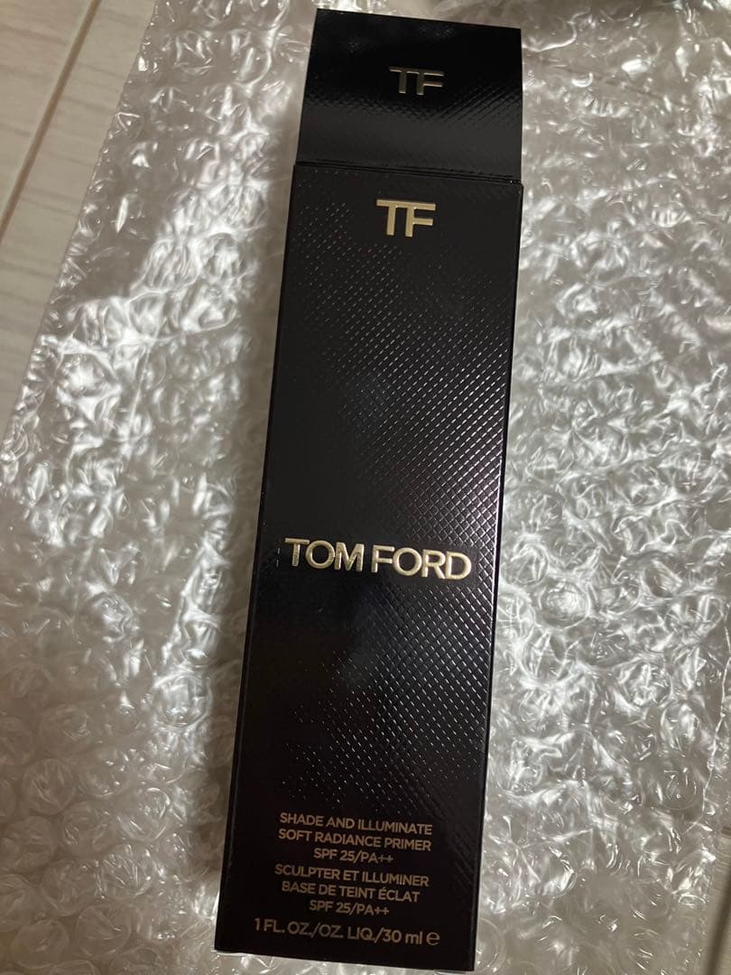 新品TOM FORD シェイドアンドイルミネイトソフトラディアンスプライマー