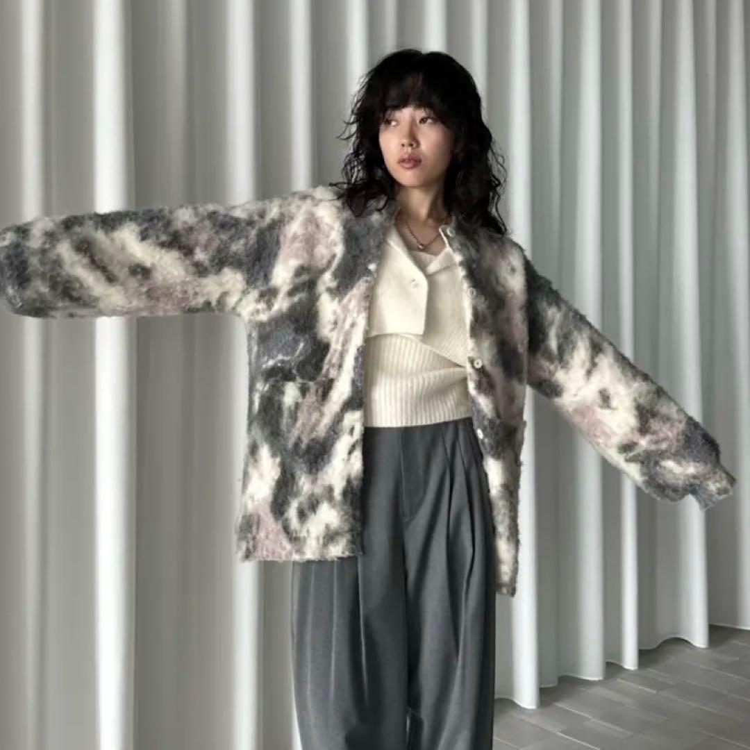 新品UND TEXTURE ART FLOWER KNIT CARDIGAN - メルカリ