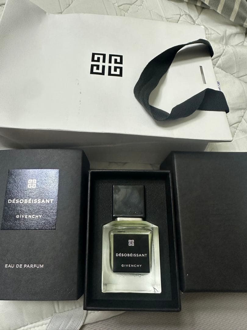 Givenchy DÉSOBÉISSANT Eau de Parfum 50ml ド ジバンシイ デザンヴォルト - オーデパルファム | Givenchy Beauty