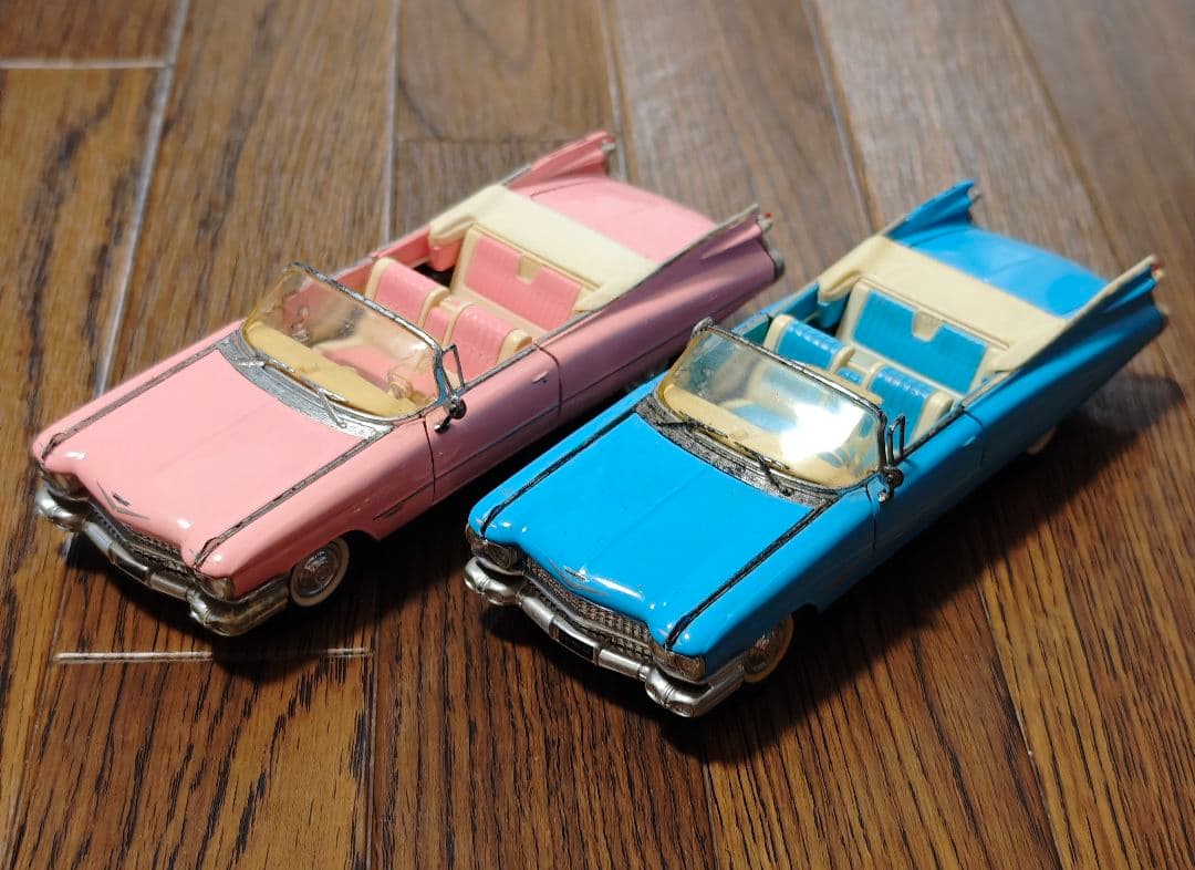 本日削除ビンテージカー 1/34 1959 キャデラックシリーズ62　２種類