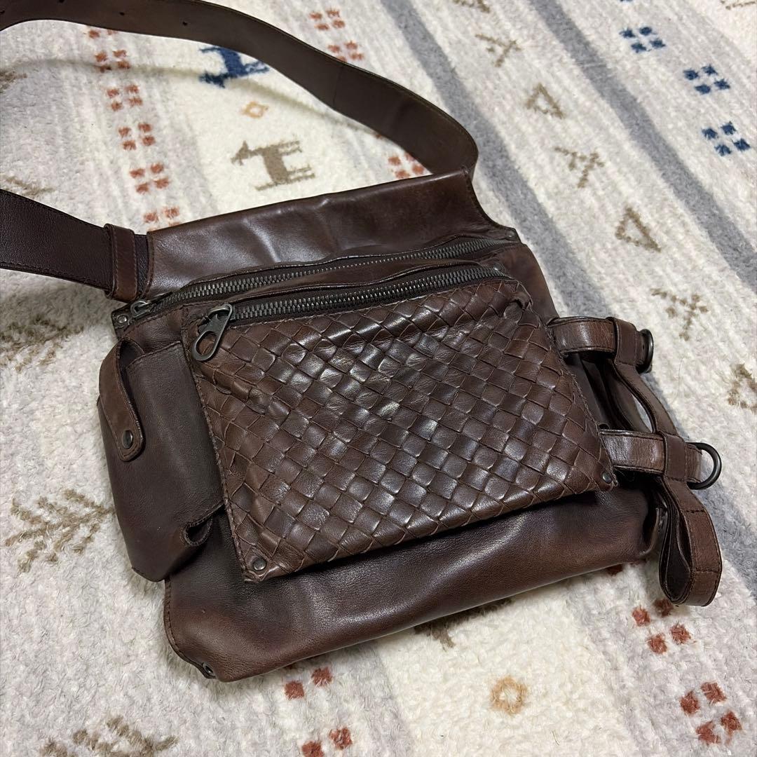 ボッテガヴェネタ イントレチャート ダークブラウン レザー ショルダーバッグ