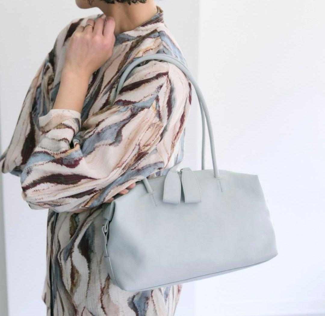 イアパピヨネ　ロングハンドル　ボストンバッグ　ブルーグレー