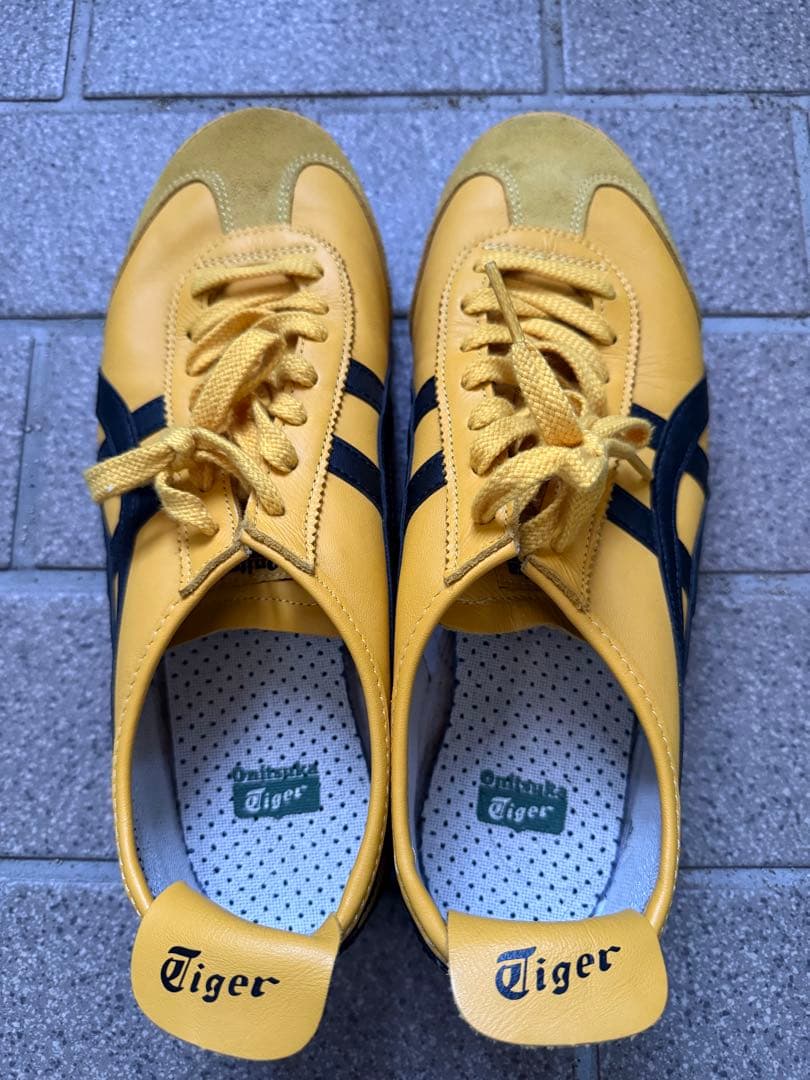 OnitsukaTigerスニーカー イエローブラックオニツカタイガー27.5㎝