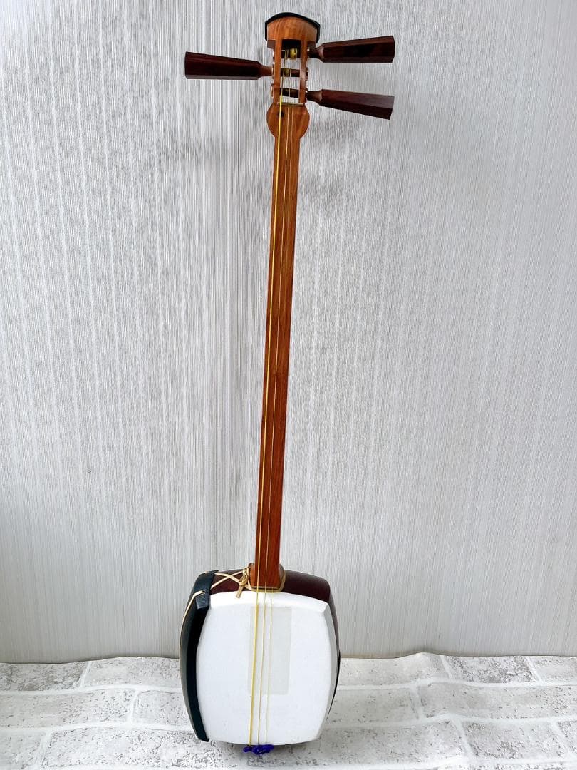 津軽三味線本体 人工皮 ケース付き