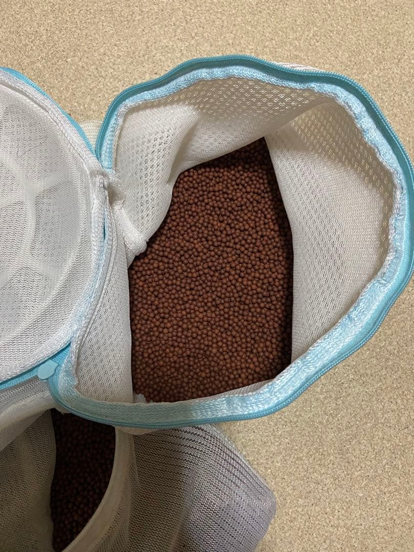 マグニー石　　みつ