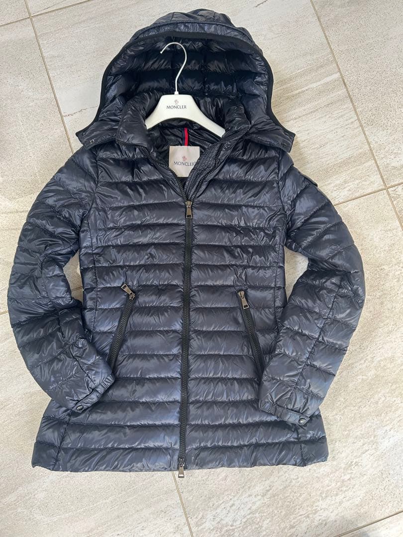 美品モンクレール MENTHEマント バーベル　ライトダウンS〜M