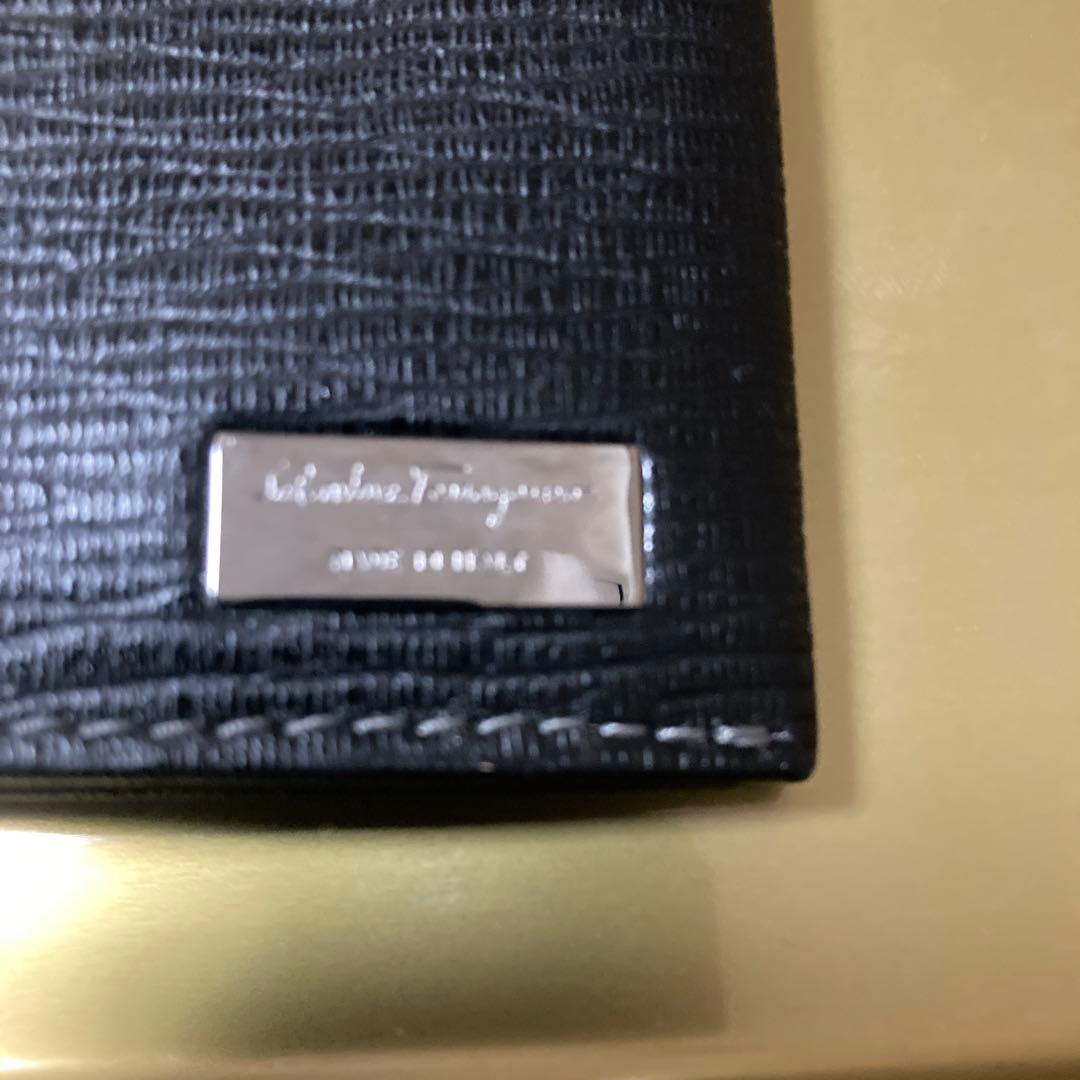 フェラガモメンズ長財布