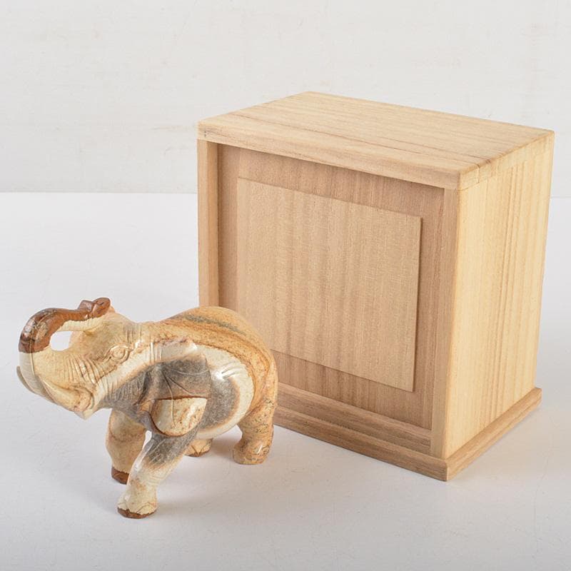 天然石　細密彫刻　象　置物　約411g　桐箱付　C　R7273 天然石 細密彫刻 象 置物 約411g 桐箱付 C R7273 - メルカリ