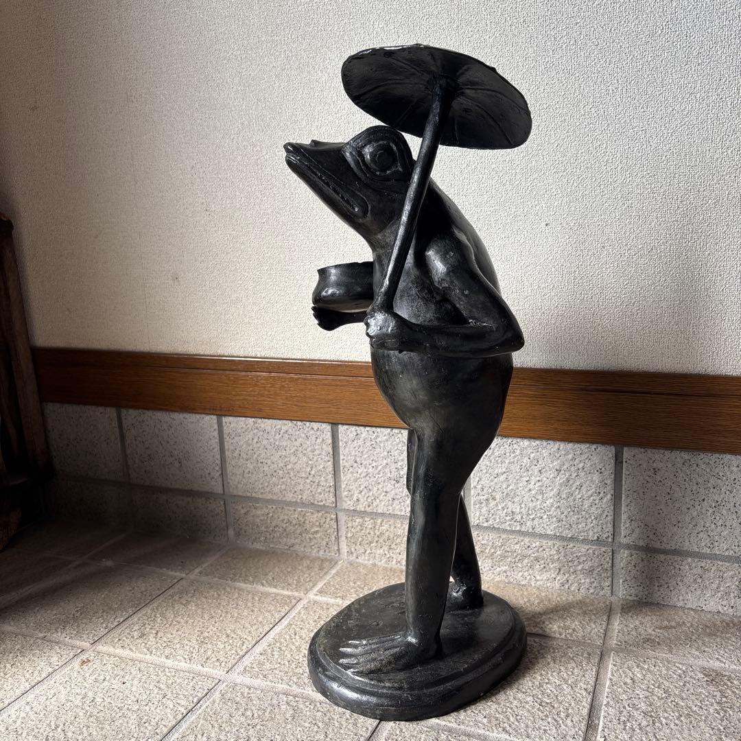 ブロンズ製 カエル像 傘持ち バリ島 高さ49cm オブジェ