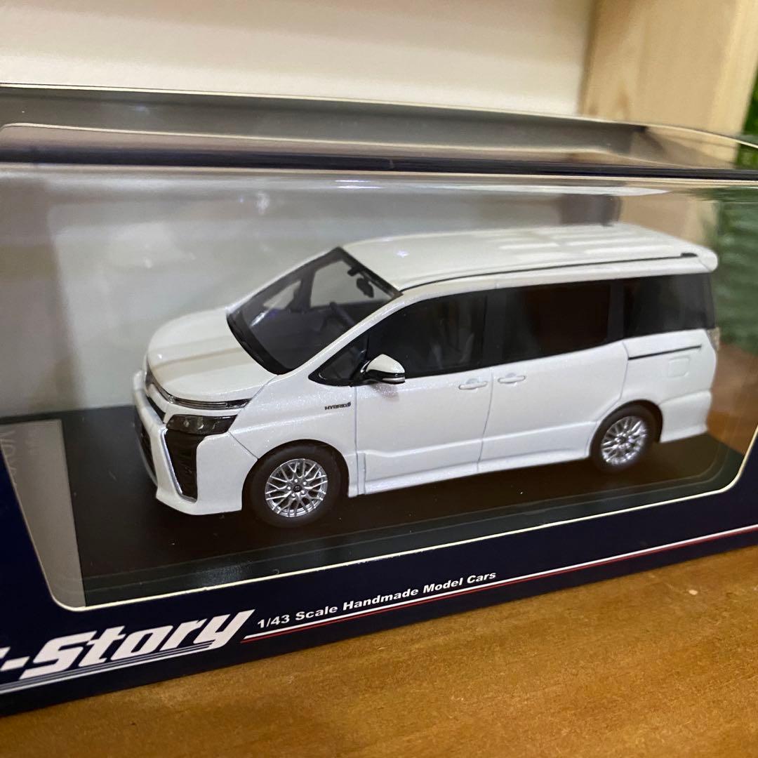 TOYOTA VOXY トヨタ ヴォクシー ミニカー 80系 ホワイト - メルカリ