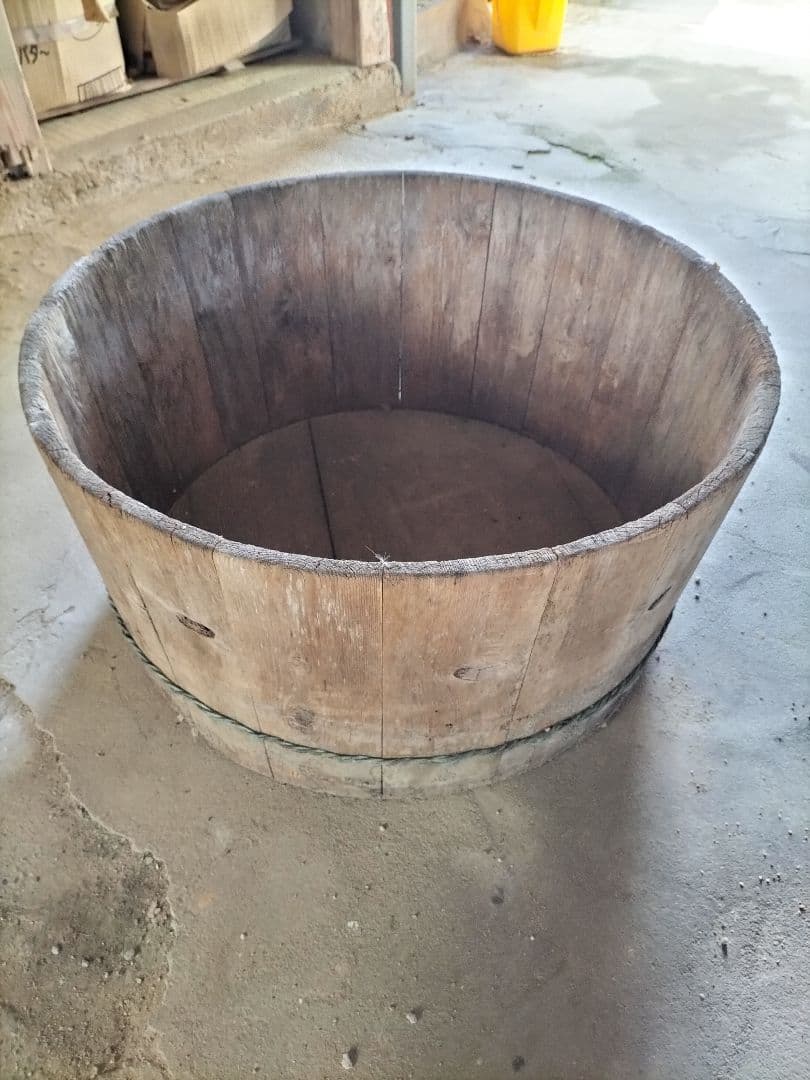 送料込み　レトロ巨大桶2　商品説明必読を