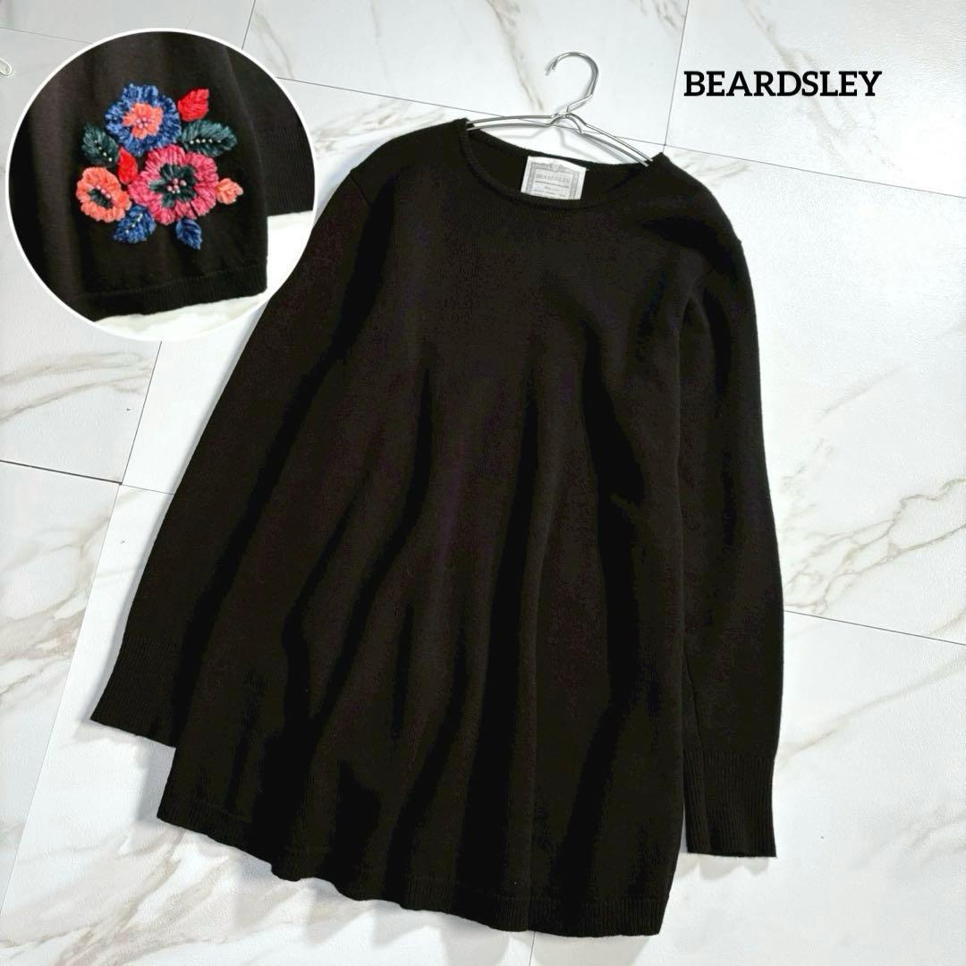 専用【美品】ビアズリー 後ろに鮮やかな刺繍を施した裾モール刺繍ニット 黒 F
