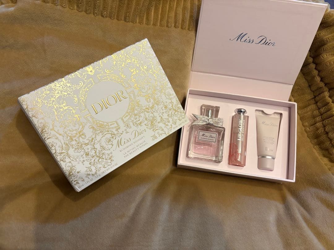 ♦︎ DIOR ミス ディオール コフレ 2023 クリスマス限定※ Dior クリスマスコフレ 2023】ミス ディオール コフレ セットの中身