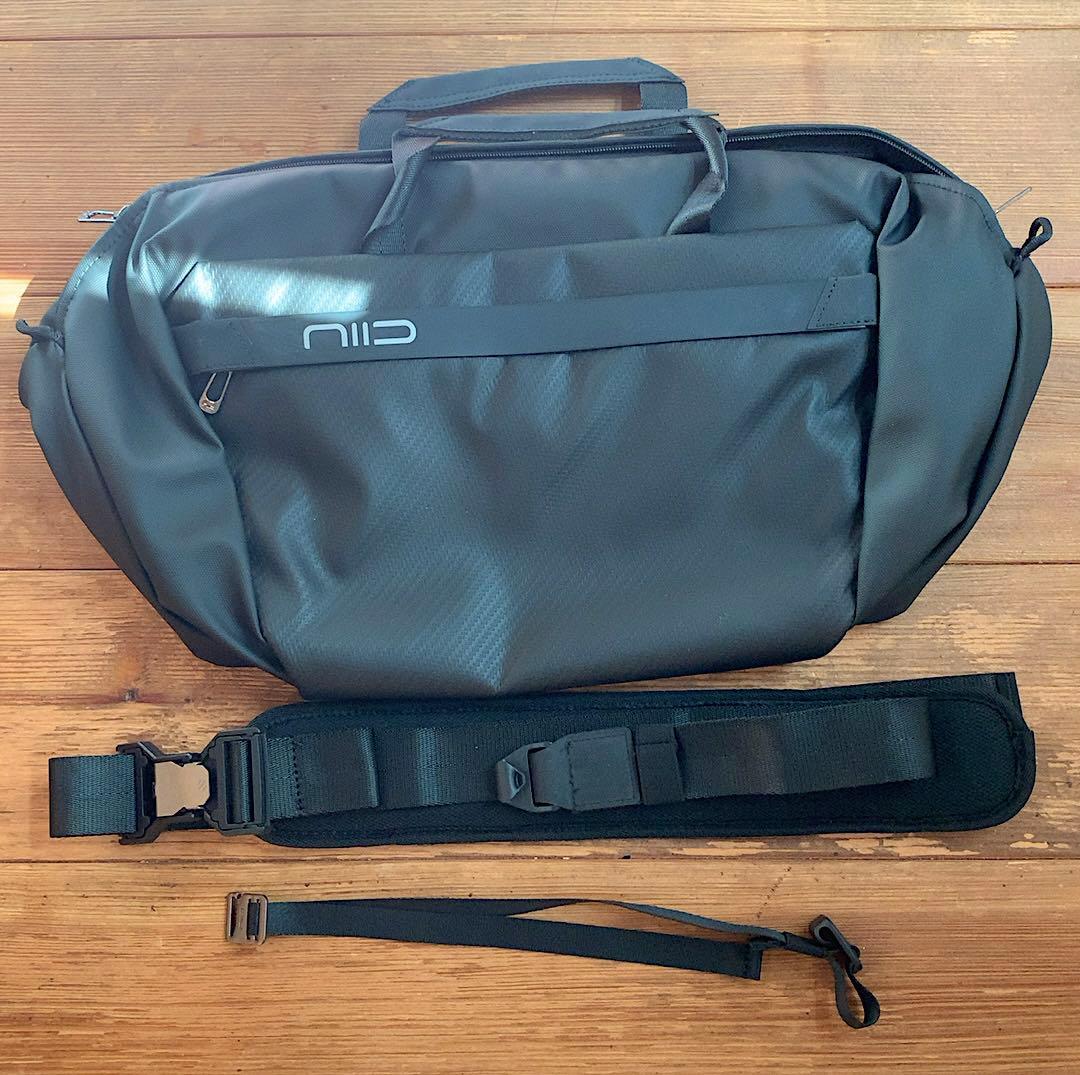 NIID CACHE スリングバッグ兼ダッフルバッグ