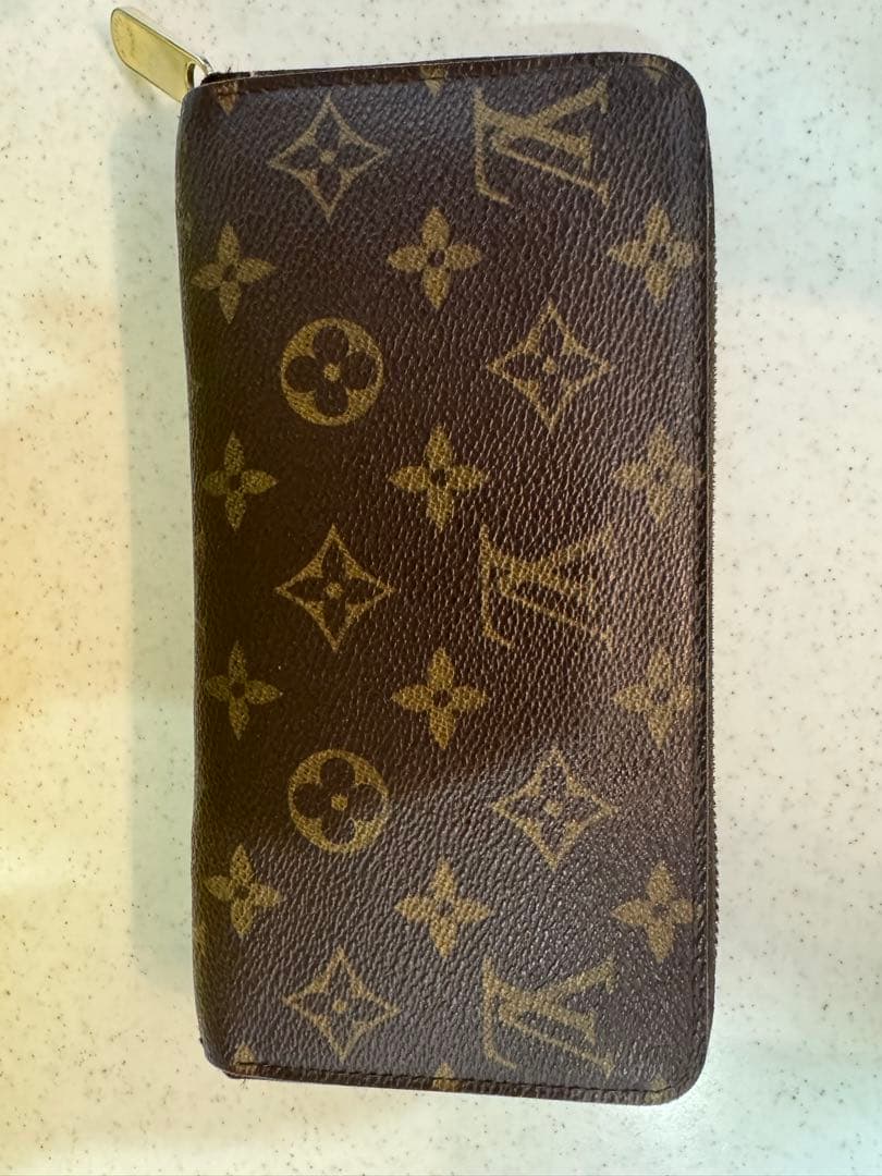 Louis Vuitton（ルイヴィトン）モノグラム ラウンドファスナー 長財布