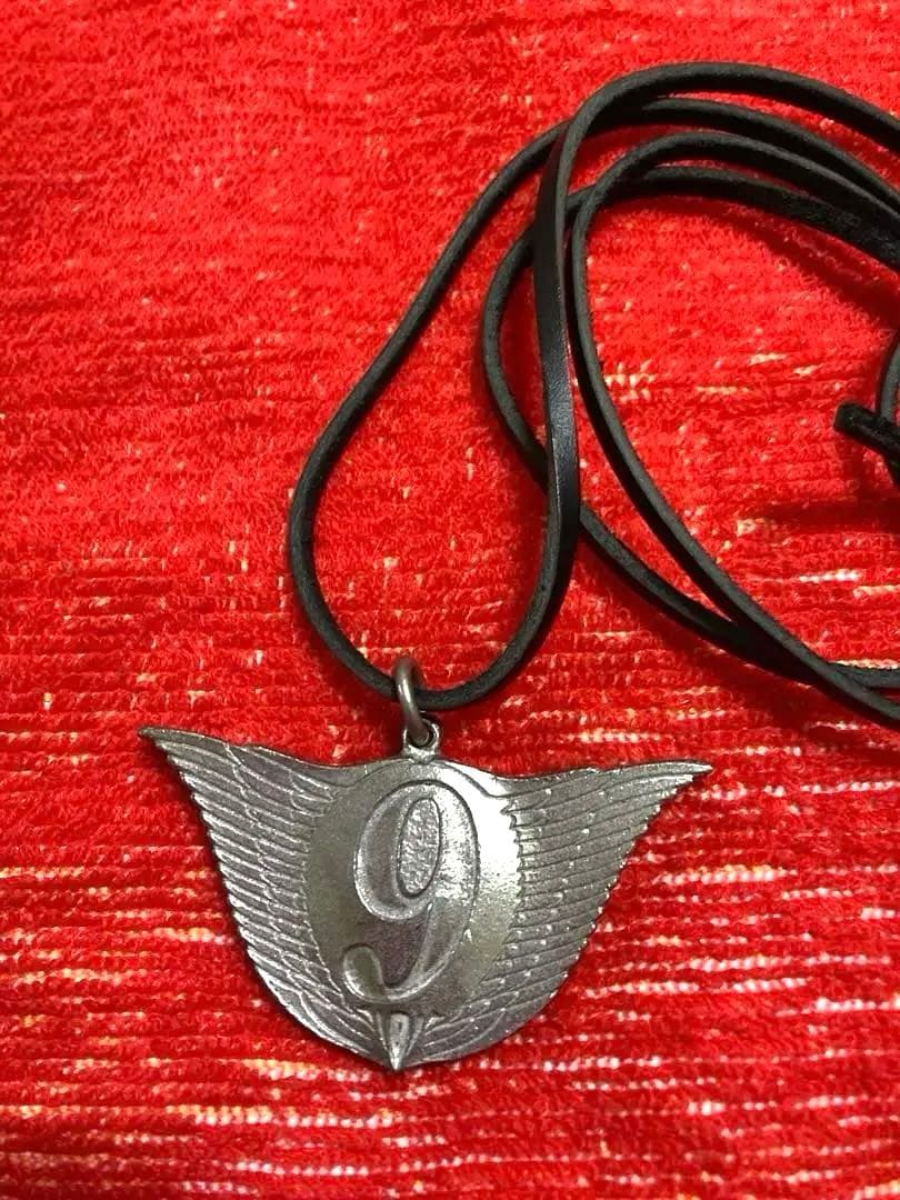 B'z '94 The 9th Blues ペンダント - メルカリ