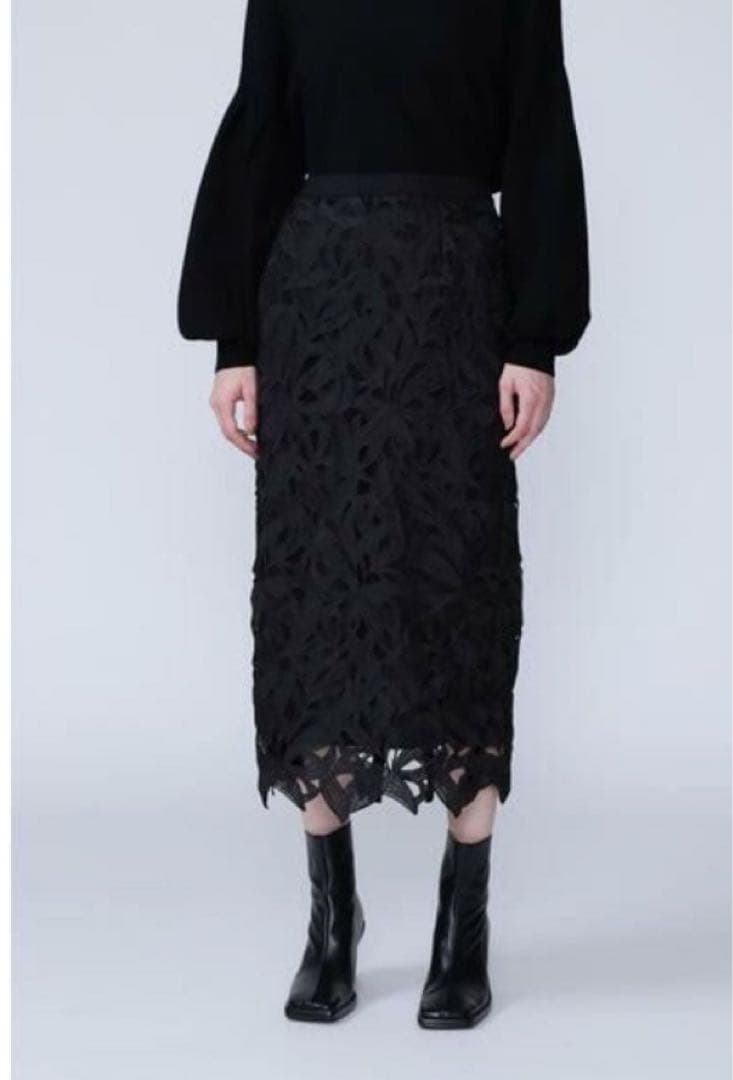 ADORE モダンリーフレーススカート 黒 アドーア　36 セール】 フラワーオーナメントレーススカート （スカート）｜ADORE