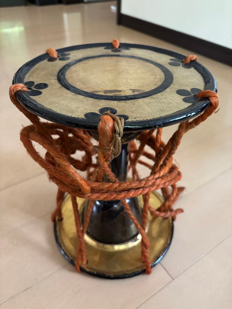 和楽器 鼓 木製 黒と金 約30cm
