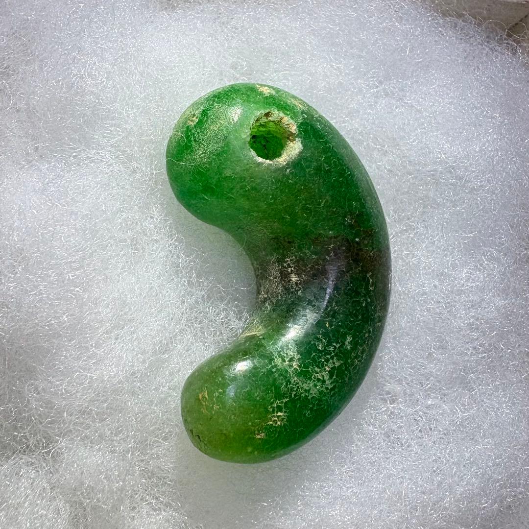 古墳期　出土品　糸魚川　翡翠　琅かん　ロウカン　勾玉 ☆古墳期『糸魚川翡翠勾玉』出土品。4.90cm【超琅玕翡翠】最高峰の巨大