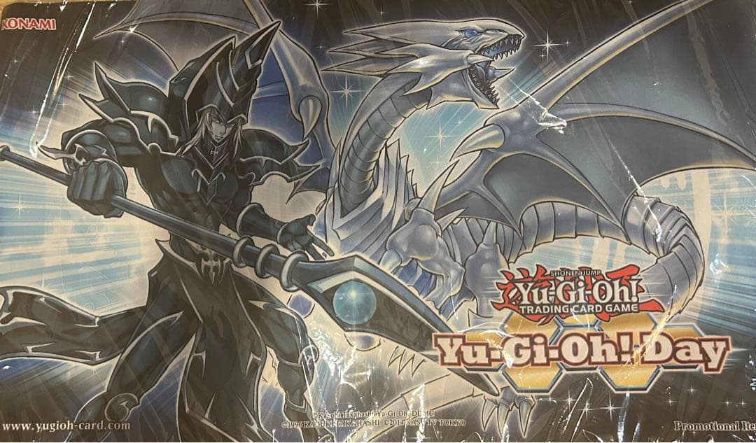 遊戯王 ブラックマジシャン 青眼の白龍 Yu-Gi-Oh Day プレイマット 美品】遊戯王「青眼の白龍」「ブラック・マジシャン」レリーフ - メルカリ