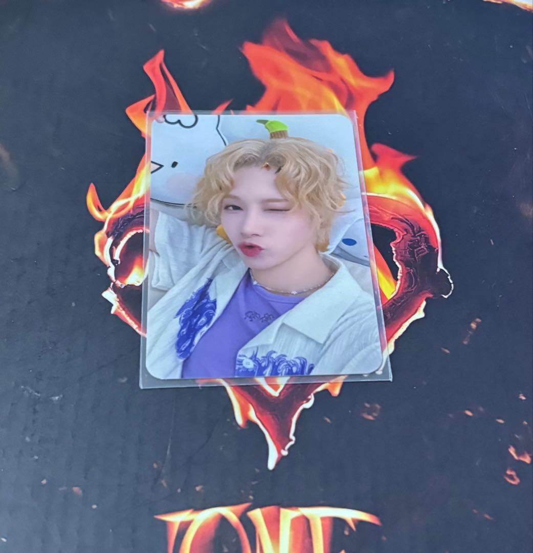 出回りなし XLOV b.stage+ ルイ トレカ 미공개 포토카드