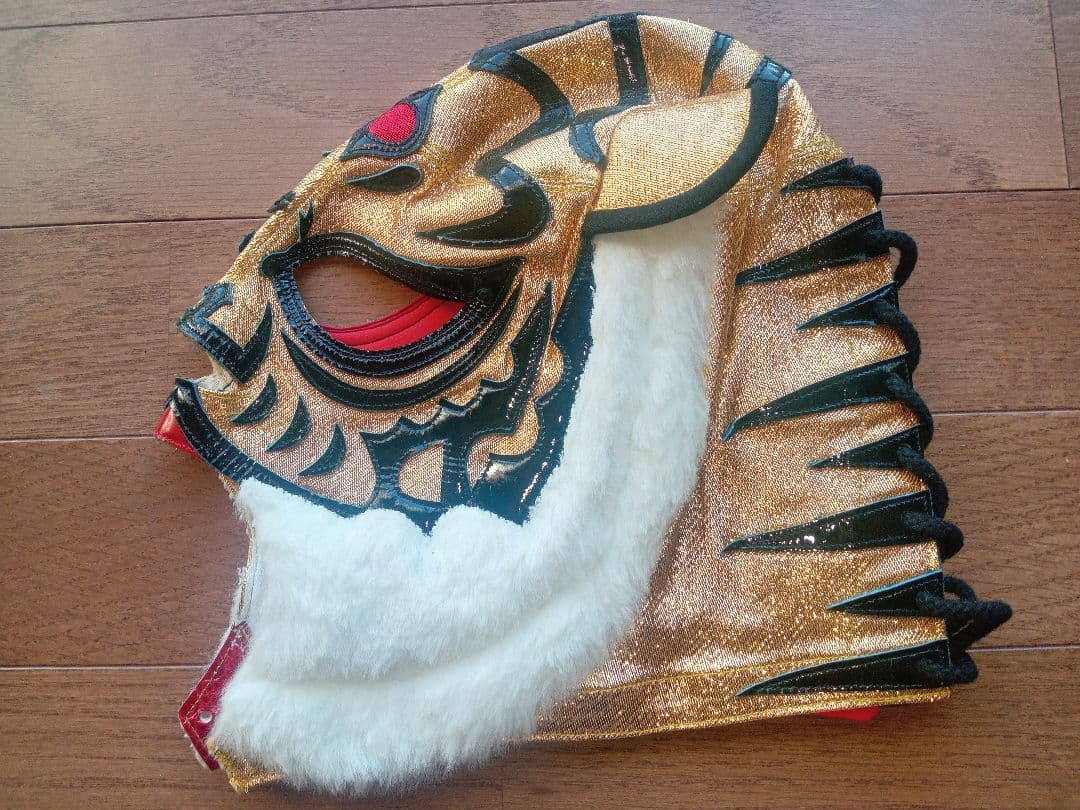 ト*ー様 値下げ！タイガーマスク試合用マスク (伝説)3代目タイガー・金本浩二サ プロレスラー金本浩二】三代目タイガーマスクになった経緯は⁉️年俸は