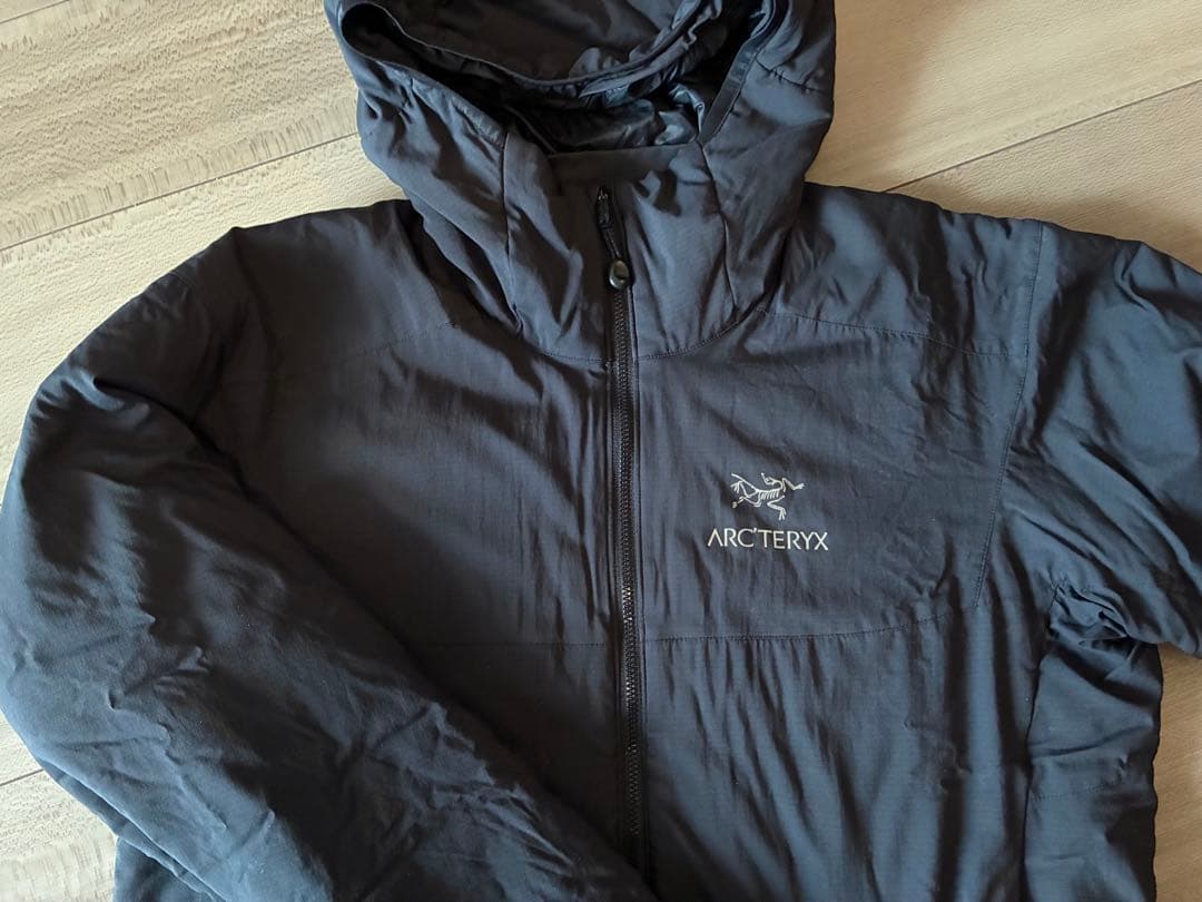 ARC'TERYX フード マウンテンパーカー ブラック ATOM HOODY