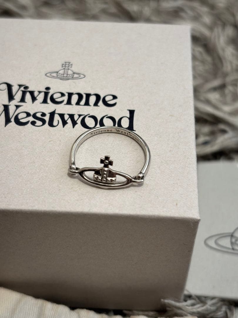 Vivienne Westwood シルバーリング クロスモチーフ