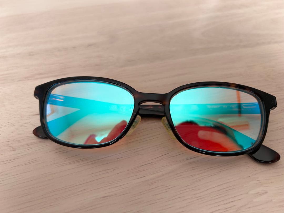 色覚補正メガネ