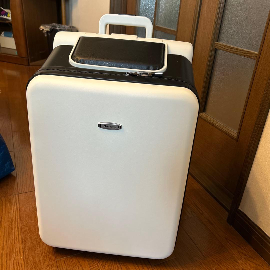 ホワイト ブラック キャリーカート 旅行用品　スーツケース　ベビーカーにもなる